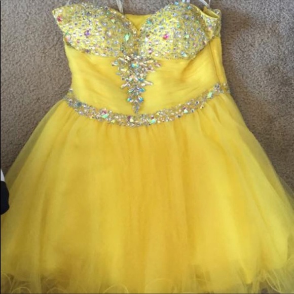 Homecoming dress - Picture 2 of 3
